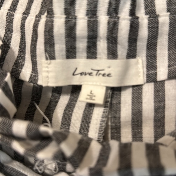 Love Tree Black and White Striped Cropped Pants - Picture 5 of 6